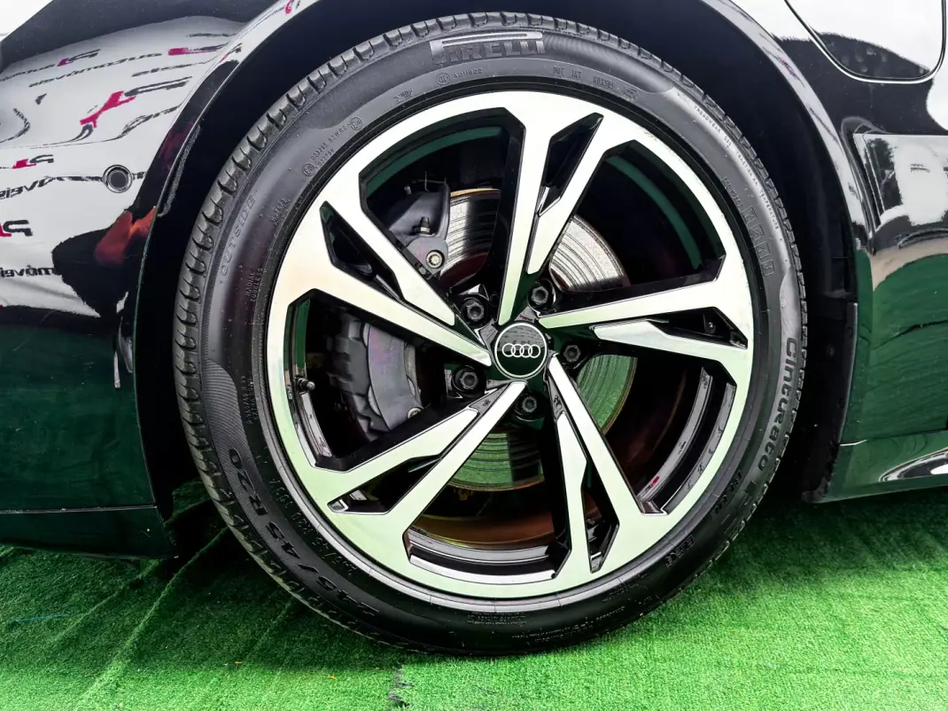 Audi e-tron GT 2022 - 58500 EUR, 86000 km - 86000km - foto 18 de 36