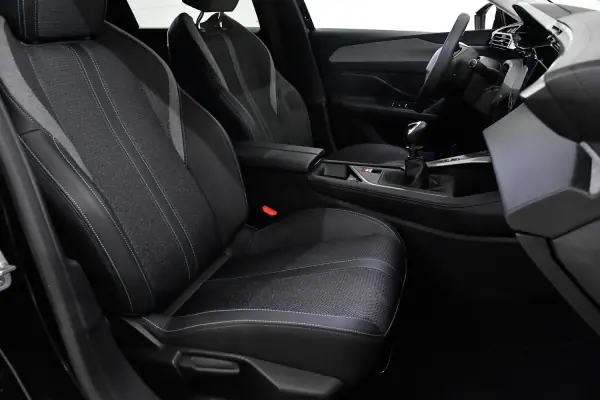 Peugeot 308 2024 - 22900 EUR, 40000 km - AUTO.MOTO.pt - 40000km - foto 9 de 17