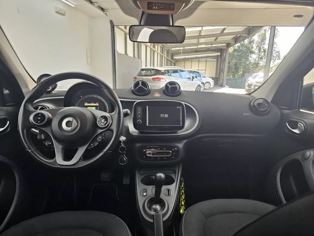 Smart ForFour 2019 - 11000 EUR, 70757 km - 70757km - foto 12 de 29