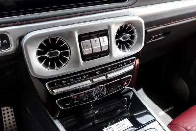 Mercedes-Benz G 63 AMG 2020 - 300000 EUR, 12467 km - AUTO.MOTO.pt - 12467km - foto 13 de 20