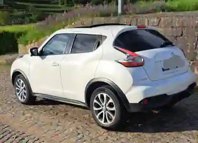 Nissan Juke 2014 - 10300 EUR, 170000 km - AUTO.MOTO.pt - 170000km - foto 7 de 15