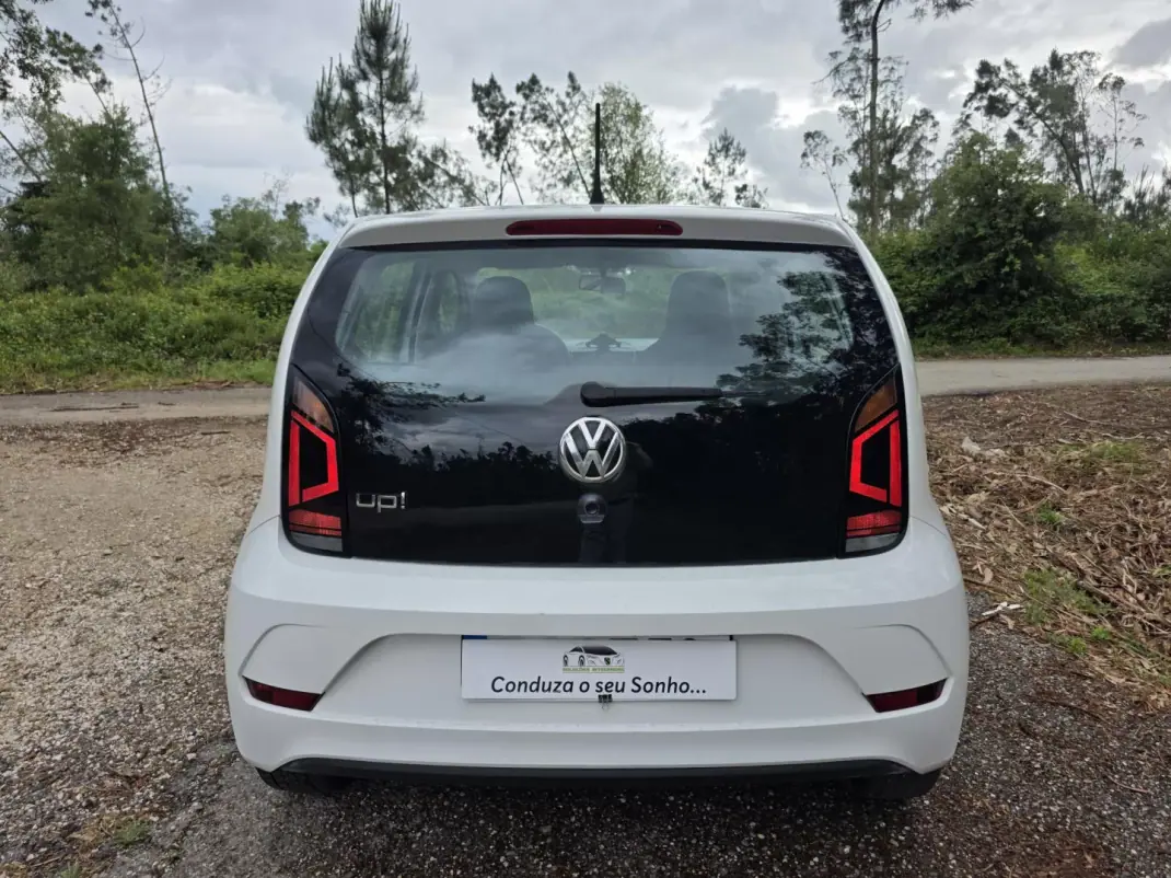 Volkswagen Up! 2016 - 7990 EUR, 152974 km - AUTO.MOTO.pt - 152974km - foto 49 de 71