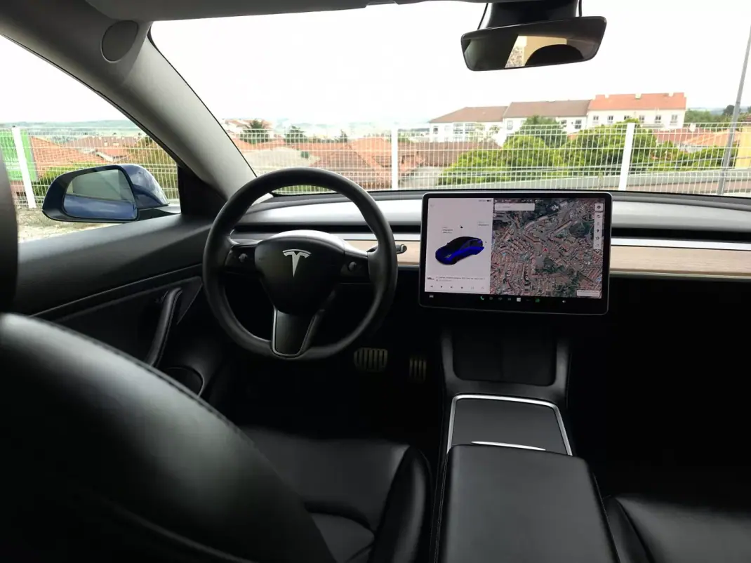 Tesla Model 3 2021 - 35990 EUR, 43640 km - AUTO.MOTO.pt - 43640km - foto 12 de 17