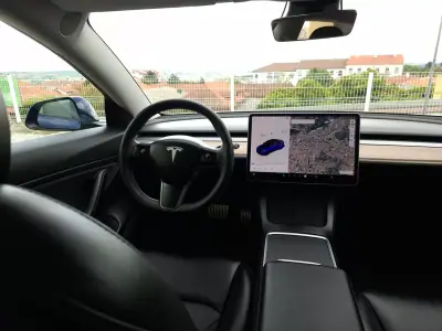 Tesla Model 3 2021 - 35990 EUR, 43640 km - AUTO.MOTO.pt - 43640km - foto 12 de 17