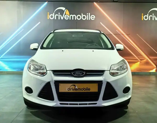 Ford Focus 2014 - 8750 EUR, 124734 km - AUTO.MOTO.pt - 124734km - foto 3 de 24