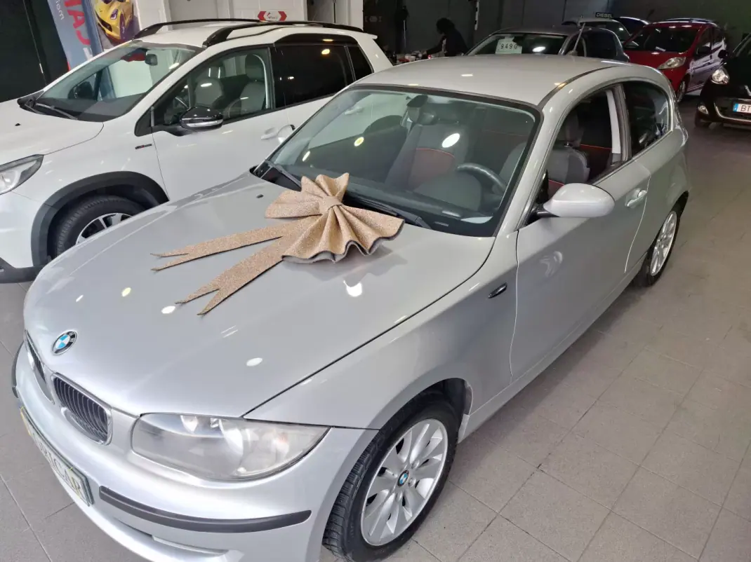 BMW 118 2009 - 7490 EUR, 269000 km - AUTO.MOTO.pt - 269000km - foto 7 de 9
