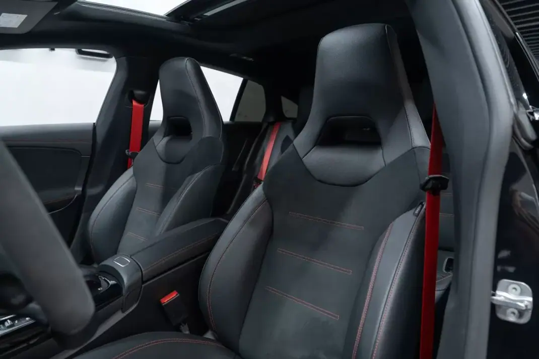 Mercedes-Benz CLA 45 AMG 2023 - 56950 EUR, 27000 km - AUTO.MOTO.pt - 27000km - foto 20 de 47