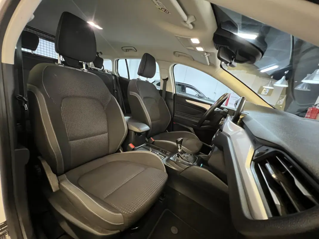 Ford Focus SW 2020 - 12990 EUR, 170000 km - AUTO.MOTO.pt - 170000km - foto 8 de 38