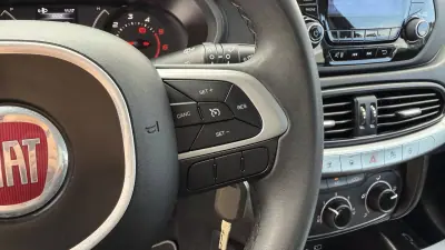 Fiat Tipo Station Wagon 2019 - 12750 EUR, 75000 km - AUTO.MOTO.pt - 75000km - foto 22 de 32