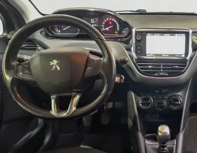 Peugeot 208 2019 - 13300 EUR, 120752 km - AUTO.MOTO.pt - 120752km - foto 8 de 8