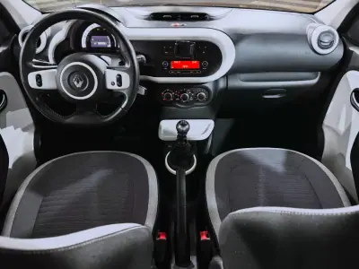 Renault Twingo 2019 - 12490 EUR, 58595 km - AUTO.MOTO.pt - 58595km - foto 9 de 29
