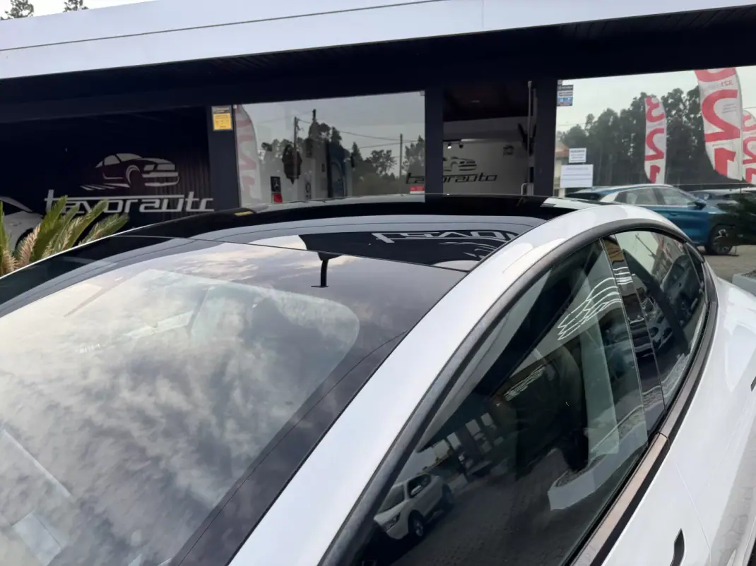 Tesla Model 3 2021 - 28900 EUR, 73000 km - AUTO.MOTO.pt - 73000km - foto 22 de 32