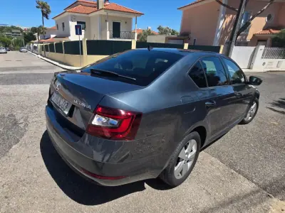 Skoda Octavia 2018 - 8990 EUR, 179225 km - AUTO.MOTO.pt - 179225km - foto 4 de 12