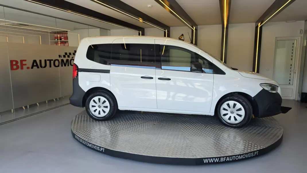 Mercedes-Benz Citan 2025 - 24950 EUR, 10603 km - AUTO.MOTO.pt - 10603km - foto 8 de 50