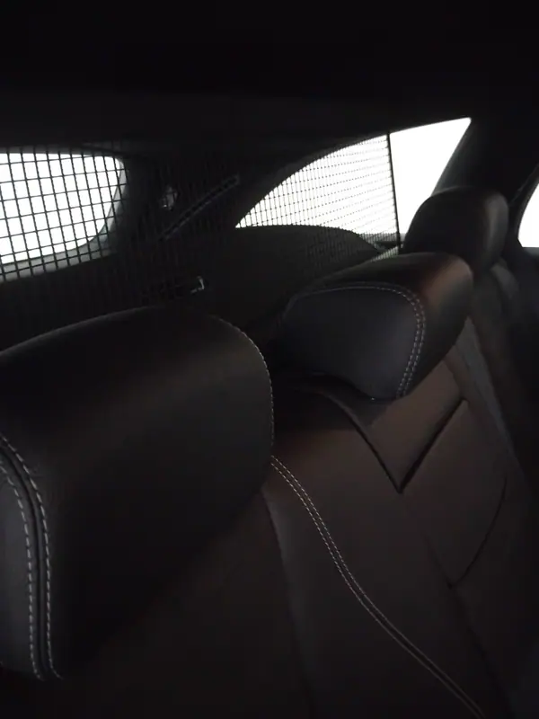 Mercedes-Benz E 220 2021 - 45800 EUR, 64800 km - AUTO.MOTO.pt - 64800km - foto 12 de 15
