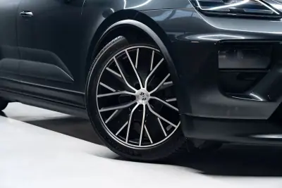 Porsche Macan 2024 - 87950 EUR, 16000 km - AUTO.MOTO.pt - 16000km - foto 4 de 60