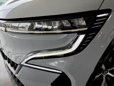 Renault Mégane E-Tech 2022 - 24999 EUR, 27000 km - AUTO.MOTO.pt - 27000km - foto 16 de 116