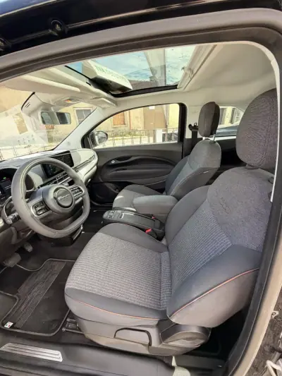 Fiat 500e 2022 — foto 6 de 11
