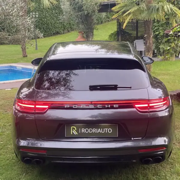 Porsche Panamera Sport Turismo 2019 - 69990 EUR, 210000 km - AUTO.MOTO.pt - 210000km - foto 11 de 50