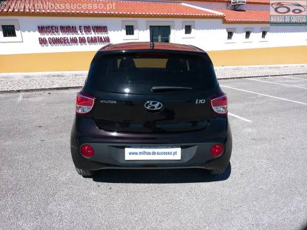Hyundai i10 1.0 Comfort 2018 Gasolina
