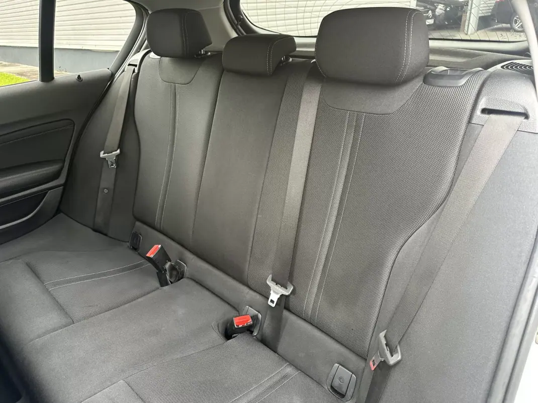 BMW 116 2016 - 17000 EUR, 220000 km - AUTO.MOTO.pt - 220000km - foto 27 de 51