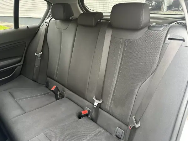 BMW 116 2016 - 12900 EUR, 220000 km - AUTO.MOTO.pt - 220000km - foto 27 de 51