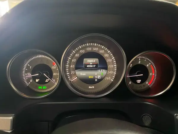 Mercedes-Benz E 250 2016 - 15950 EUR, 453700 km - AUTO.MOTO.pt - 453700km - foto 10 de 20