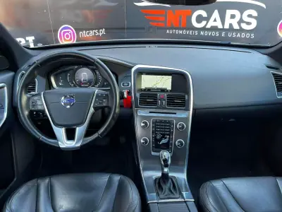 Volvo XC 60 2016 - 22900 EUR, 182664 km - AUTO.MOTO.pt - 182664km - foto 10 de 18