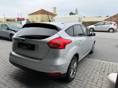 Ford Focus 2018 - 13850 EUR, 68388 km - AUTO.MOTO.pt - 68388km - foto 6 de 29