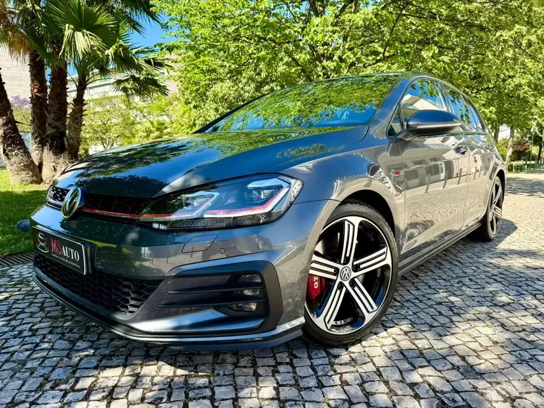 Volkswagen Golf 2019 - 28590 EUR, 102700 km - AUTO.MOTO.pt - 102700km - foto 19 de 38