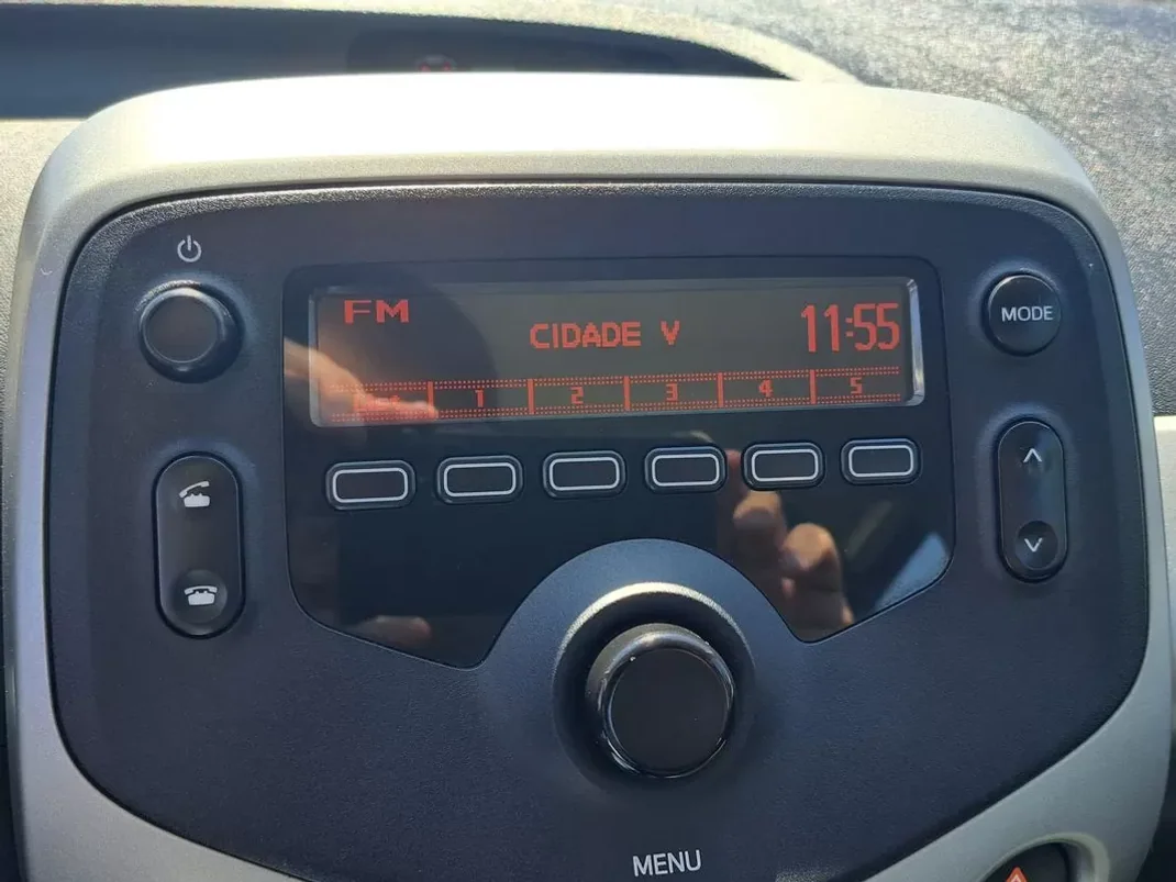 Citroën C1 2018 - 9500 EUR, 80000 km - AUTO.MOTO.pt - 80000km - foto 33 de 39