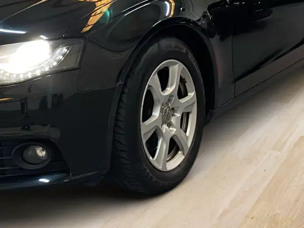 Audi A4 Avant 2010 - 9950 EUR, 287536 km - AUTO.MOTO.pt - 287536km - foto 6 de 20