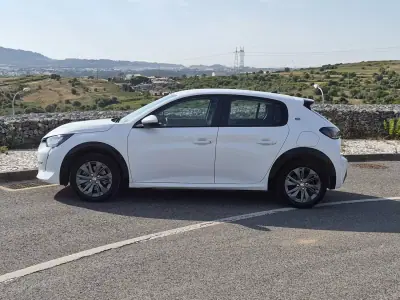 Peugeot e-208 2021 - 15250 EUR, 80560 km - AUTO.MOTO.pt - 80560km - foto 25 de 27