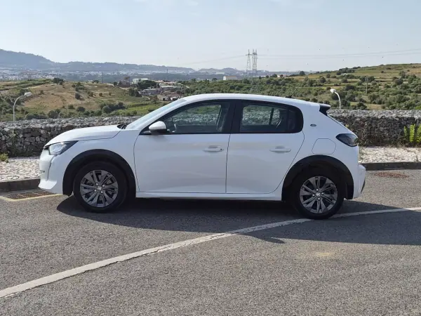 Peugeot e-208 2021 - 15250 EUR, 80560 km - AUTO.MOTO.pt - 80560km - foto 25 de 27