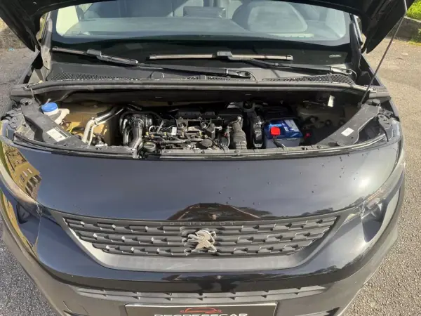 Peugeot PARTNER GIRAFON 2019 - 10900 EUR, 186000 km - AUTO.MOTO.pt - 186000km - foto 25 de 27