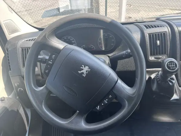 Peugeot Boxer 2013 - 18500 EUR, 96000 km - AUTO.MOTO.pt - 96000km - foto 10 de 14