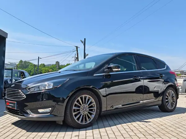 Ford Focus 2018 - 11500 EUR, 95000 km - AUTO.MOTO.pt - 95000km - foto 3 de 23