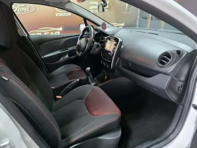 Renault Clio 2014 - 8990 EUR, 189000 km - AUTO.MOTO.pt - 189000km - foto 12 de 15
