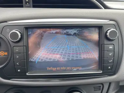 Toyota Yaris 2014 - 13950 EUR, 120568 km - AUTO.MOTO.pt - 120568km - foto 12 de 13