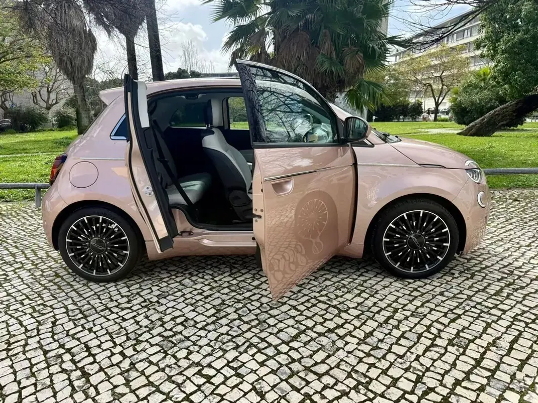 Fiat 500 3 + 1 2023 - 21990 EUR, 11350 km - AUTO.MOTO.pt - 11350km - foto 12 de 43