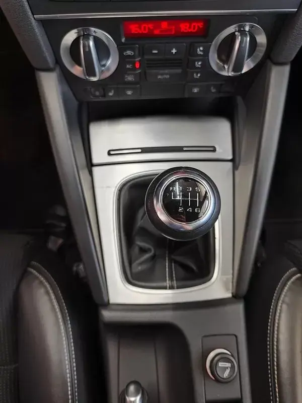 Audi A3 2010 - 10350 EUR, 259000 km - AUTO.MOTO.pt - 259000km - foto 29 de 31