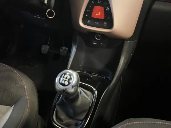 Citroën C1 2018 - 11990 EUR, 30000 km - AUTO.MOTO.pt - 30000km - foto 18 de 50