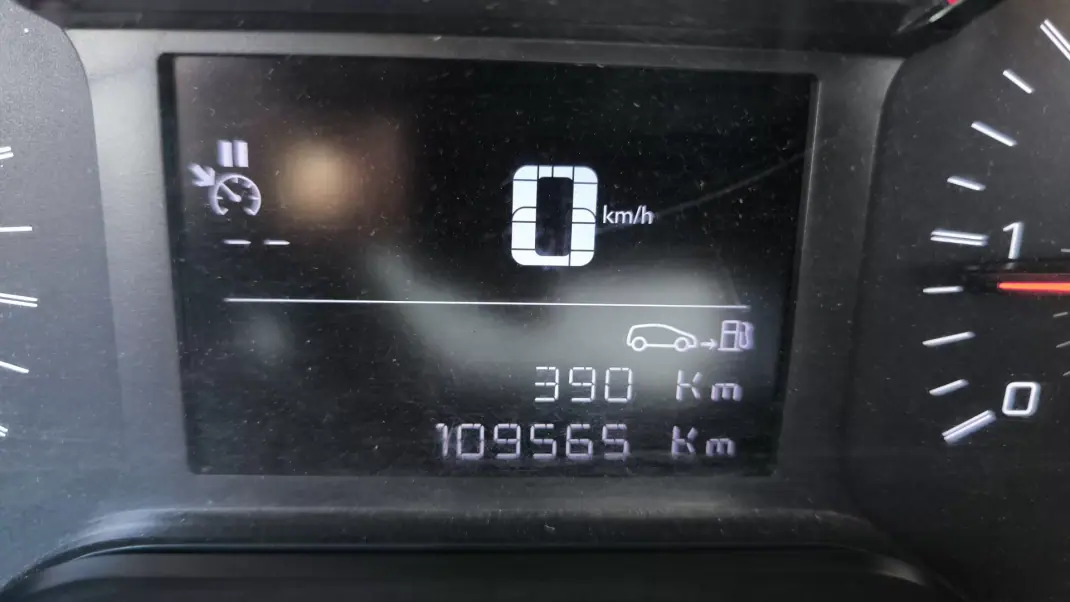 Peugeot Partner L2 1.5 Bluehdi 100CV 2020 - 13950 EUR, 109565 km - AUTO.MOTO.pt - 109565km - foto 7 de 8