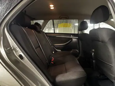 Toyota Avensis 2008 - 6000 EUR, 290100 km - AUTO.MOTO.pt - 290100km - foto 9 de 10
