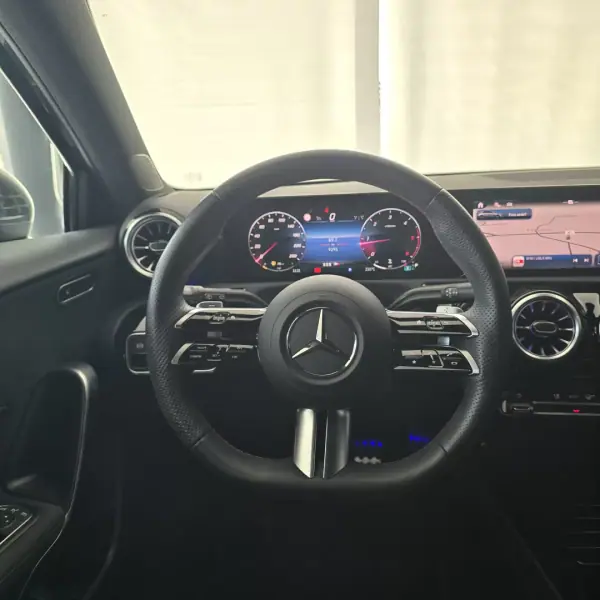 Mercedes-Benz A 180 2025 - 37950 EUR, 9295 km - AUTO.MOTO.pt - 9295km - foto 24 de 40