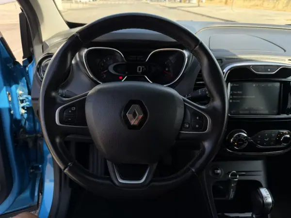 Renault Captur 2017 - 12995 EUR, 103000 km - AUTO.MOTO.pt - 103000km - foto 13 de 38