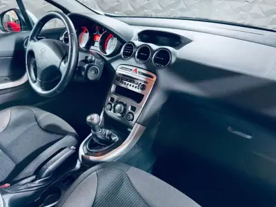 Peugeot 308 2012 - 6450 EUR, 226882 km - AUTO.MOTO.pt - 226882km - foto 10 de 20