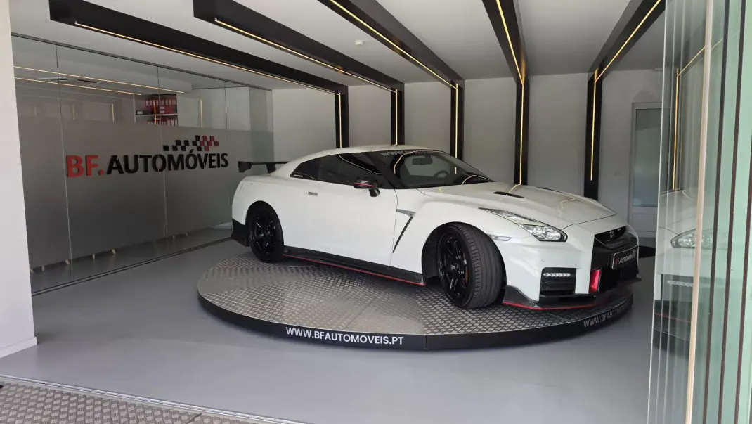 Nissan GT-R 2017 - 300000 EUR, 30685 km - 30685km - foto 10 de 69