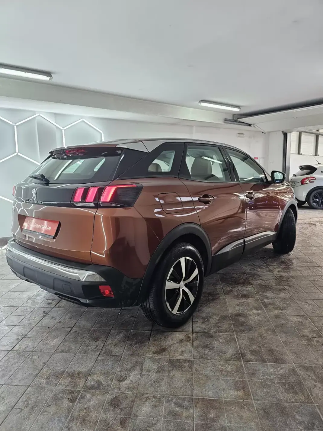 Peugeot 3008 2018 - 18500 EUR, 122503 km - AUTO.MOTO.pt - 122503km - foto 11 de 25