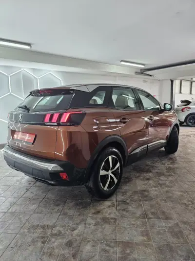 Peugeot 3008 2018 - 18500 EUR, 122503 km - AUTO.MOTO.pt - 122503km - foto 11 de 25